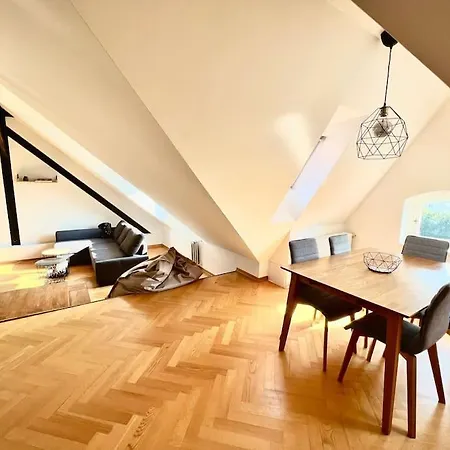 Lovely Large Flat In Historic Building, Balcony, Parking *