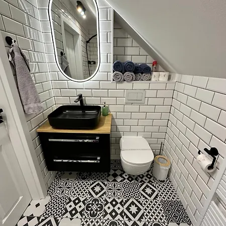 Lovely Large Flat In Historic Building, Balcony, Parking Appartement *